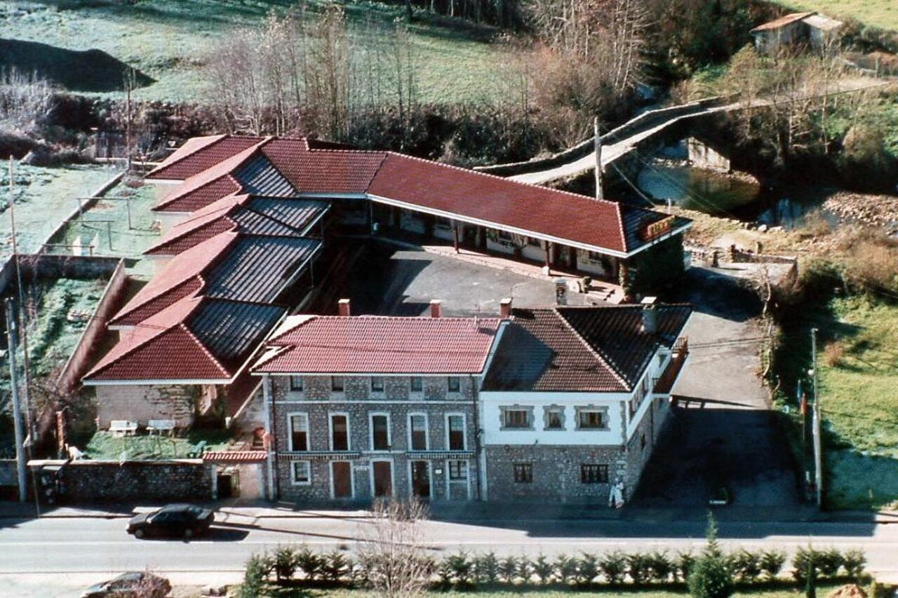 Hotel Rural "La Ruta De Cabrales" Mestas De Con Bagian luar foto