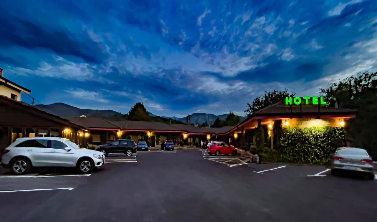 Hotel Rural "La Ruta De Cabrales" Mestas De Con Bagian luar foto