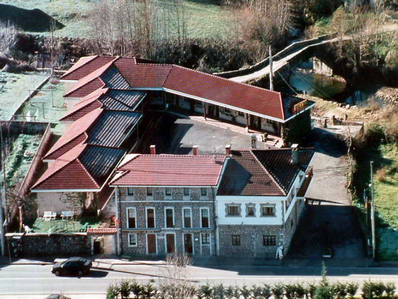Hotel Rural "La Ruta De Cabrales" Mestas De Con Bagian luar foto