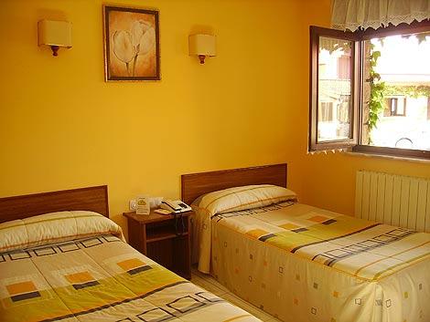 Hotel Rural "La Ruta De Cabrales" Mestas De Con Bagian luar foto